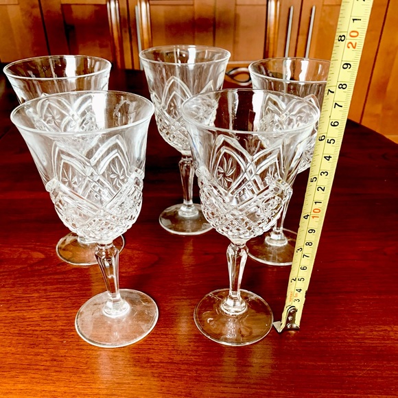 Set of 12 gorgeous cut-to-clear wine glasses red wine white wine water glasses - Picture 14 of 14